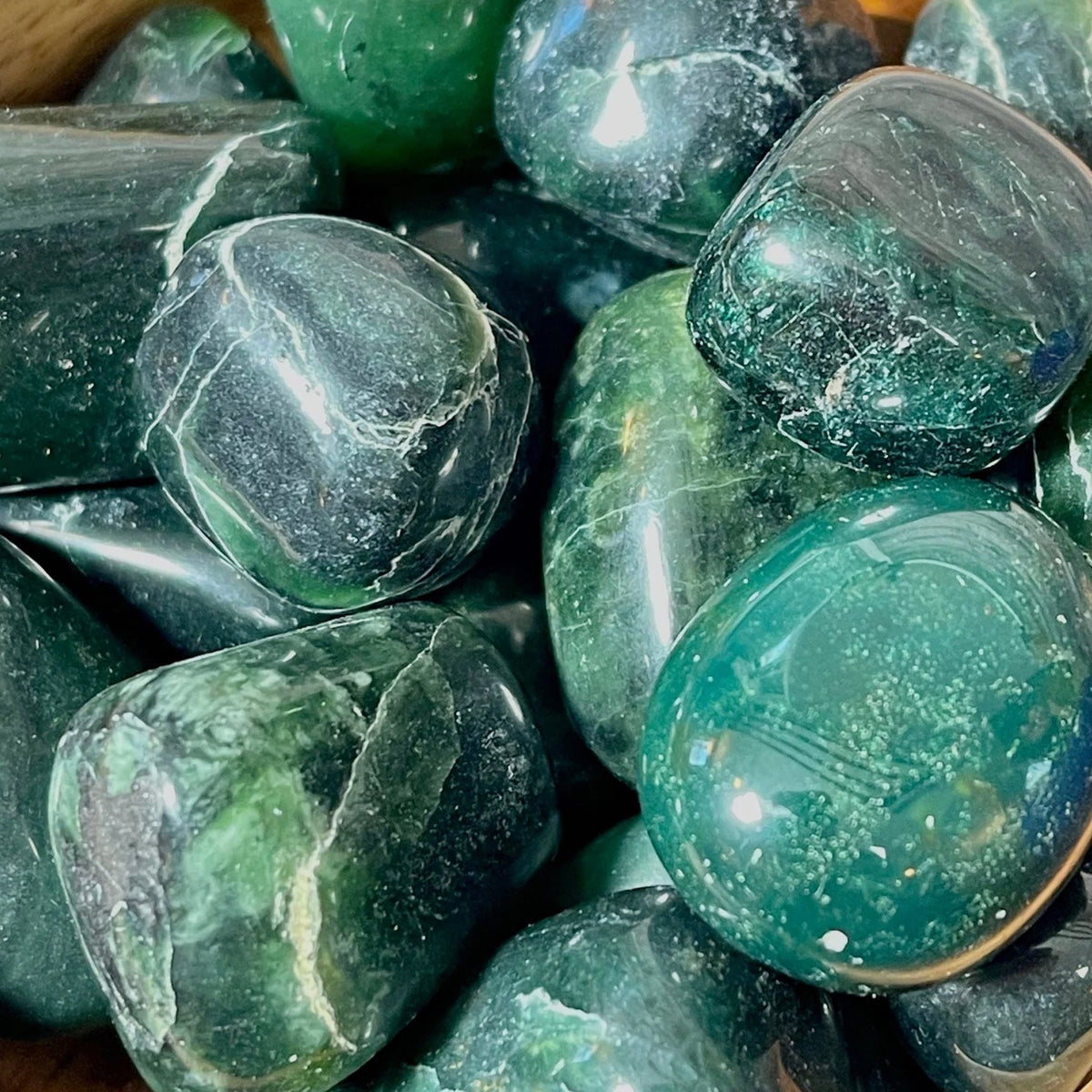 Green Kyanite crystal – Sage Spirits crystal guide
