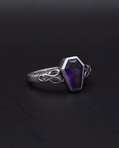 AMETHYST SILVARIA COFFIN RING SIZE 6