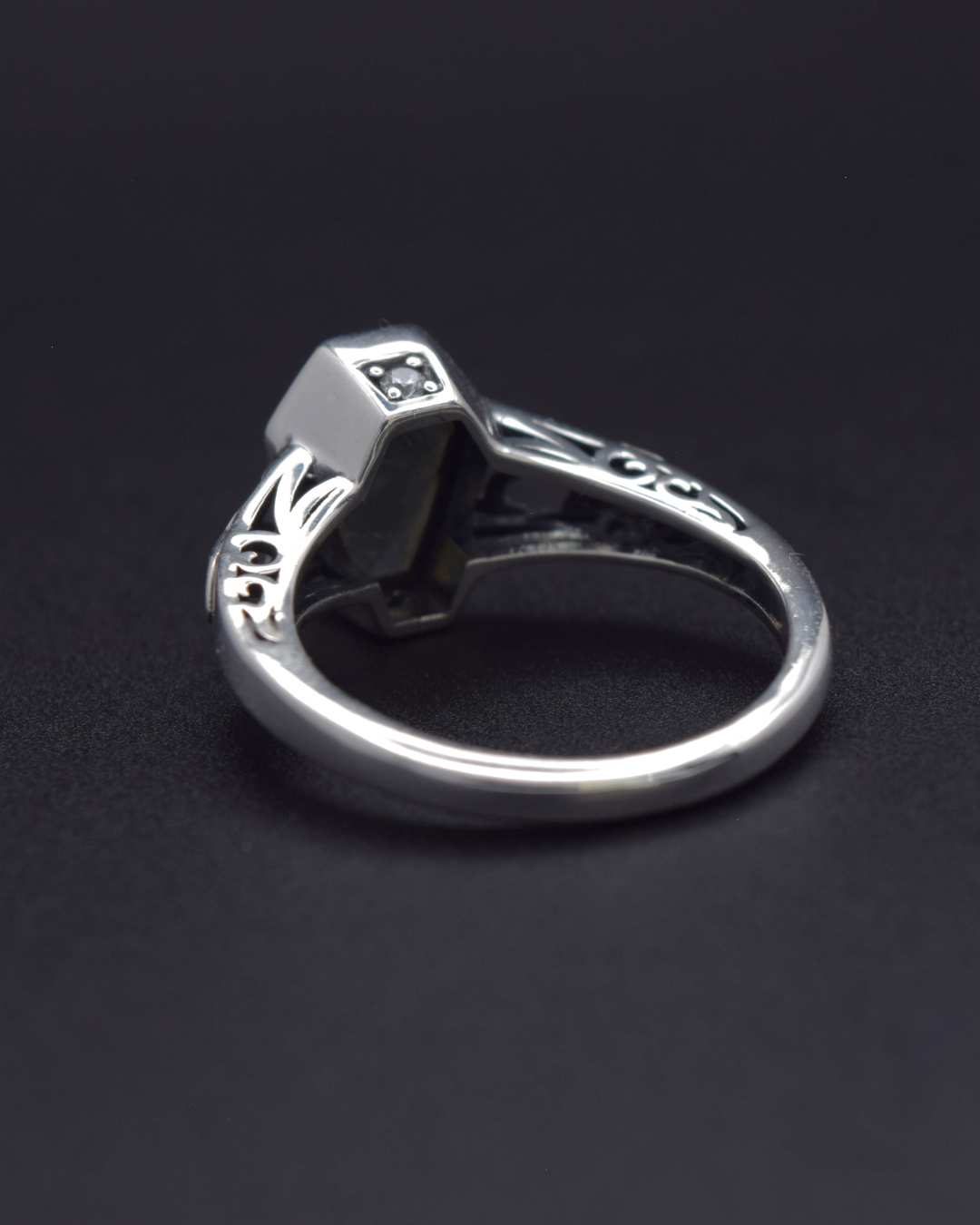 Labradorite Coffin Ring - back view