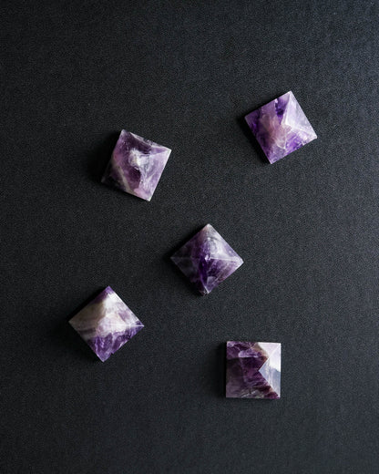 Amethyst Pyramid – Sage Spirits