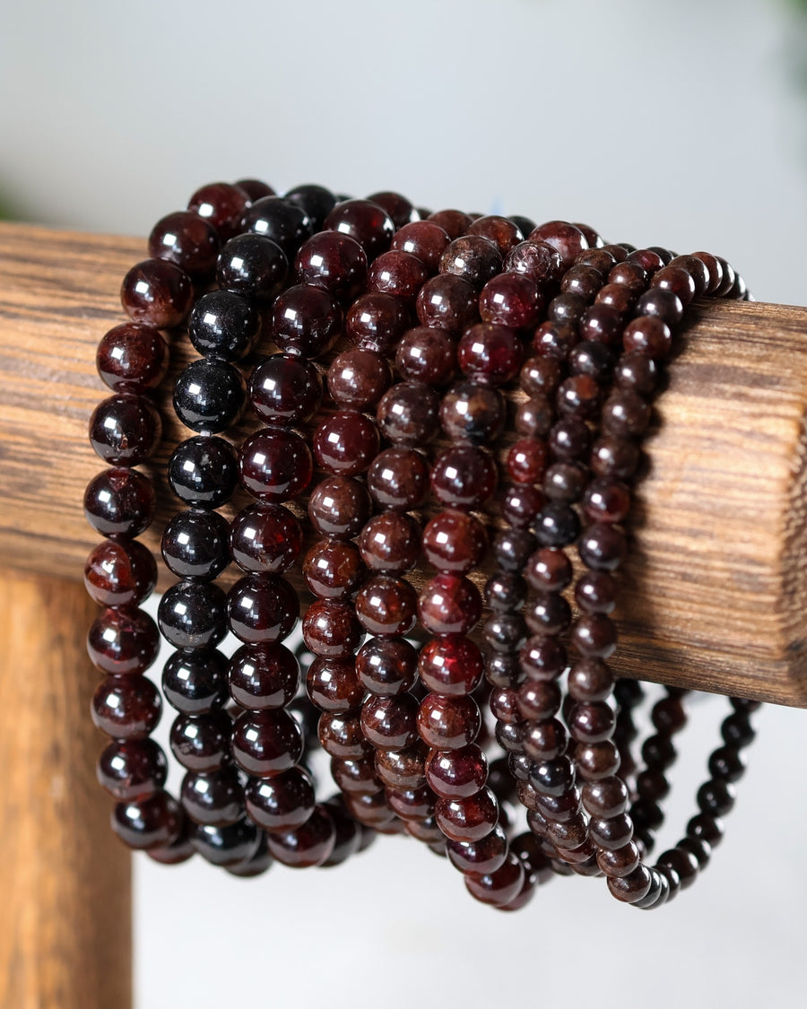 Garnet Beaded Bracelet – Sage Spirits
