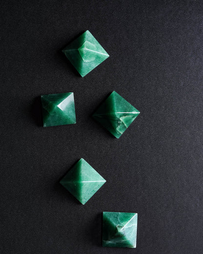 Green Aventurine Pyramid – Sage Spirits