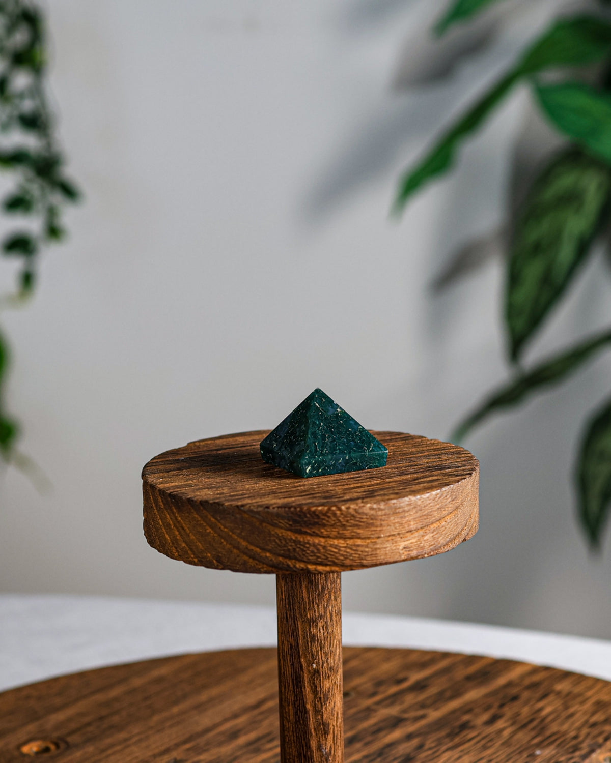 Moss Agate Pyramid – Sage Spirits