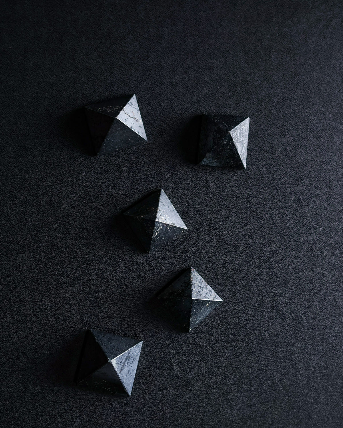Hematite Pyramid – Sage Spirits
