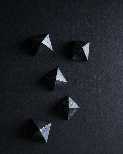 Hematite Pyramid – Sage Spirits