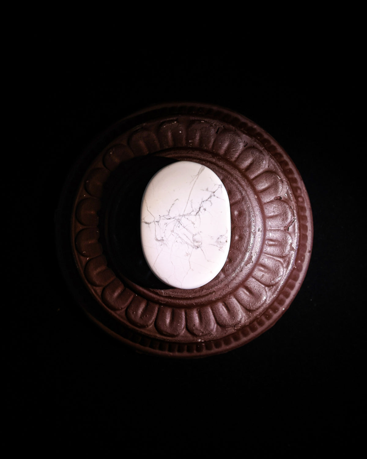 Howlite Worry Stone – Sage Spirits