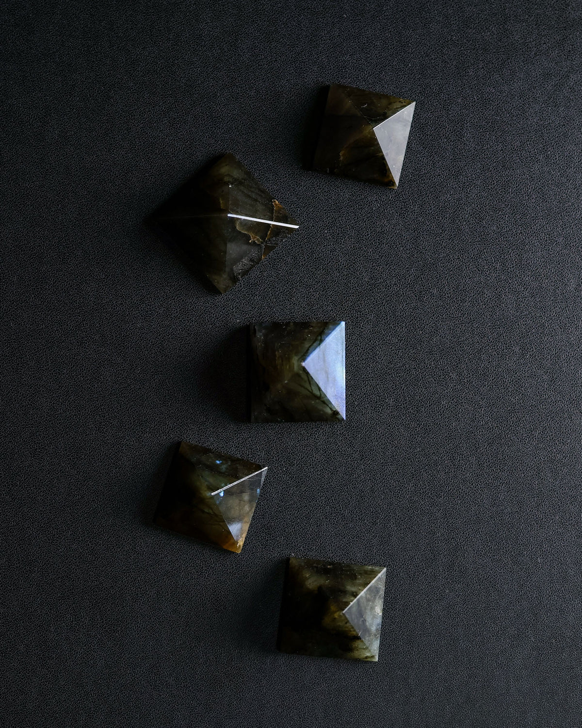 Labradorite Pyramid – Sage Spirits