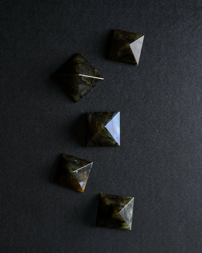 Labradorite Pyramid – Sage Spirits