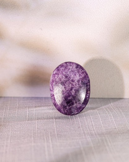 Lepidolite Worry Stone – Sage Spirits
