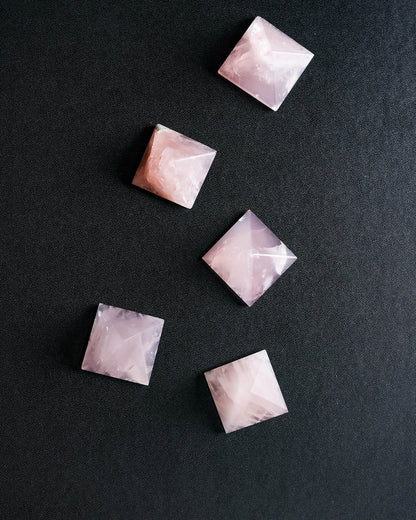 Rose Quartz Pyramid – Sage Spirits