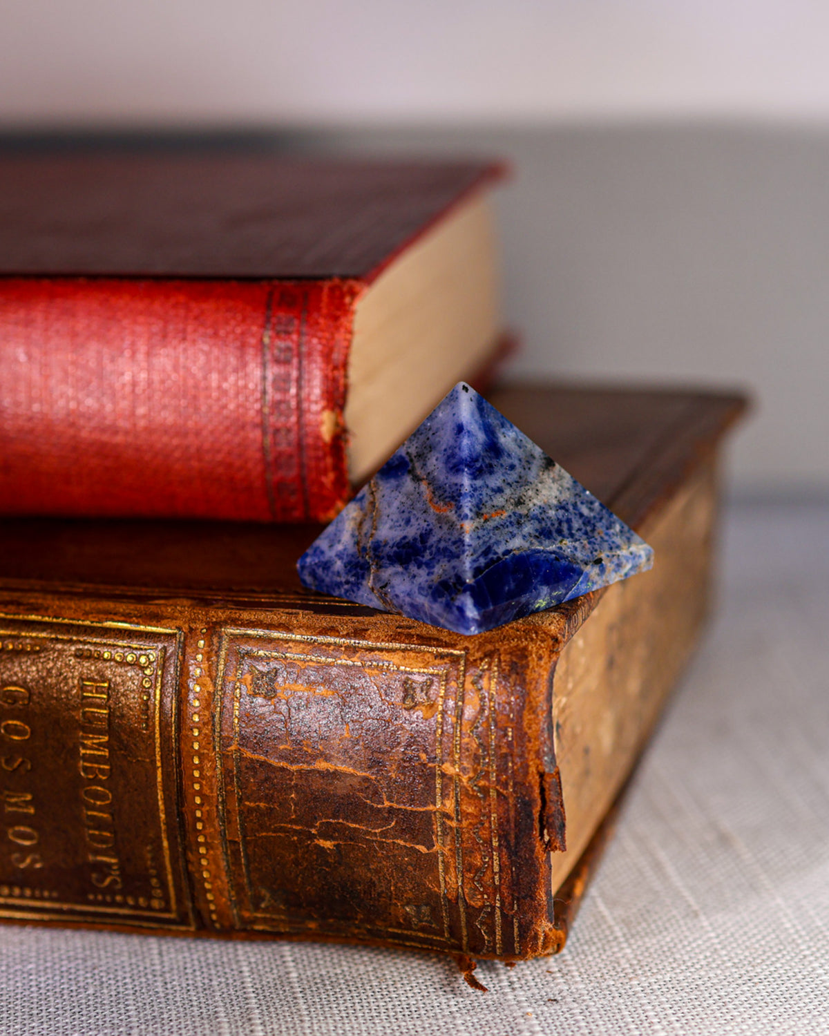 Sodalite Pyramid – Sage Spirits